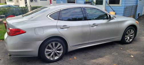 2012 INFINITI M37 x