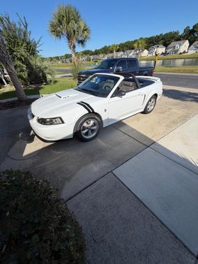 White 1999 Ford Mustang GT