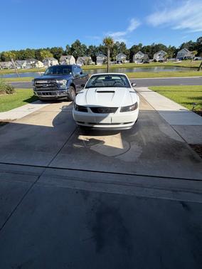 White 1999 Ford Mustang GT