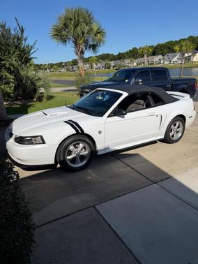 White 1999 Ford Mustang GT