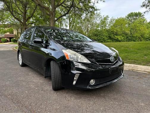 2013 Toyota Prius v Five