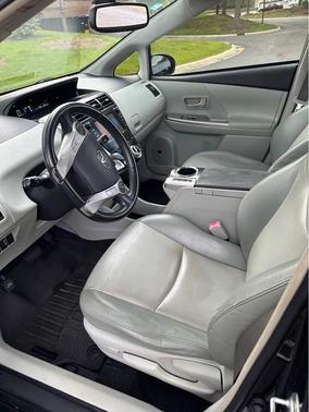 2013 Toyota Prius v Five