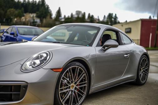 2018 Porsche 911 911 Carrera 4S