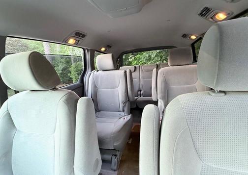 Beige 2005 Toyota Sienna LE