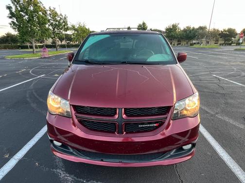 Red 2018 Dodge Grand Caravan GT