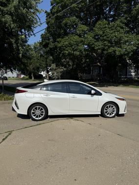 White 2017 Toyota Prius Prime Premium