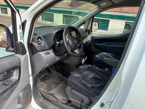 White 2013 Nissan NV200 SV