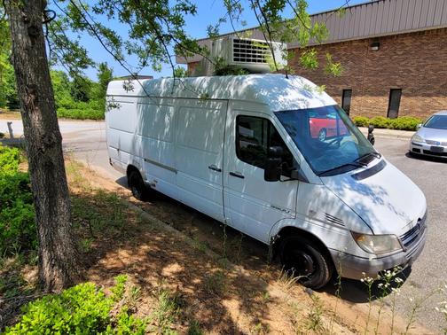 Photo 3 of 16 of 2005 Dodge Sprinter 3500 High Roof