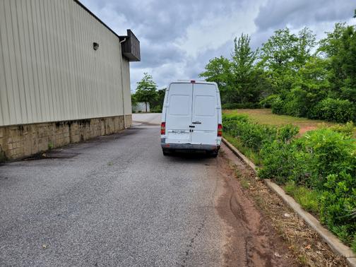 Photo 5 of 16 of 2005 Dodge Sprinter 3500 High Roof