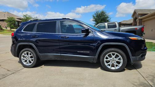 Blue 2016 Jeep Cherokee Latitude