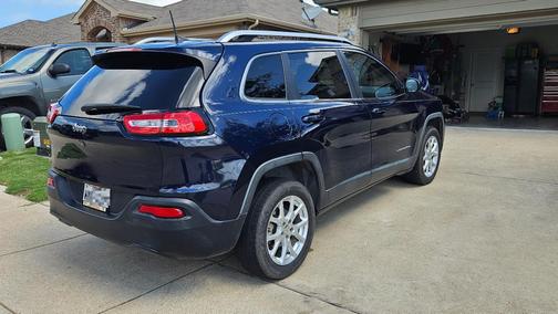 Blue 2016 Jeep Cherokee Latitude