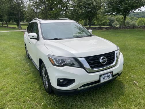 2017 Nissan Pathfinder SL