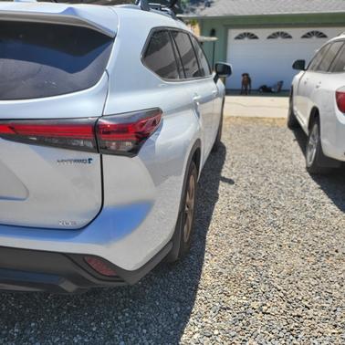 Photo 1 of 7 of 2022 Toyota Highlander Hybrid XLE Bronze