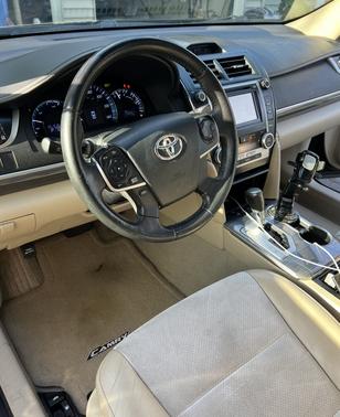 Black 2013 Toyota Camry Hybrid XLE