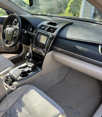 Black 2013 Toyota Camry Hybrid XLE