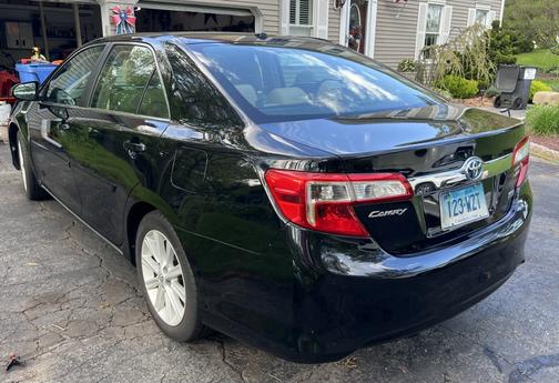 Black 2013 Toyota Camry Hybrid XLE