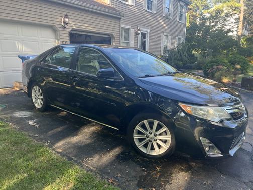 2013 Toyota Camry Hybrid XLE