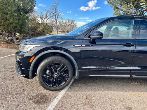 2022 Volkswagen Tiguan 2.0T SE R-Line Black