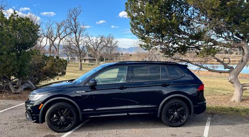 2022 Volkswagen Tiguan 2.0T SE R-Line Black