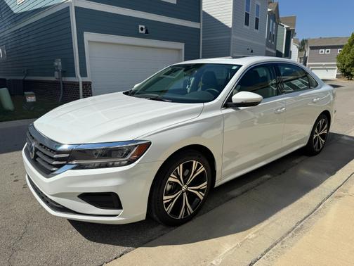 2022 Volkswagen Passat 2.0T SE