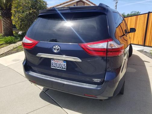 2019 Toyota Sienna Limited Premium