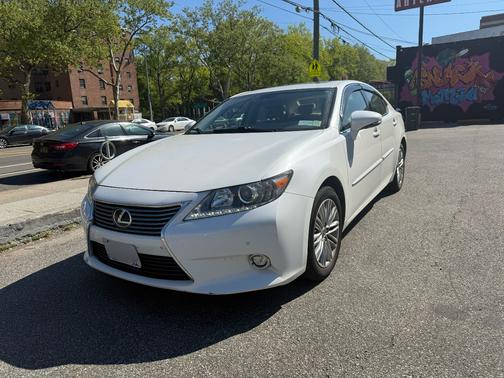 White 2015 Lexus ES 350 Crafted Line