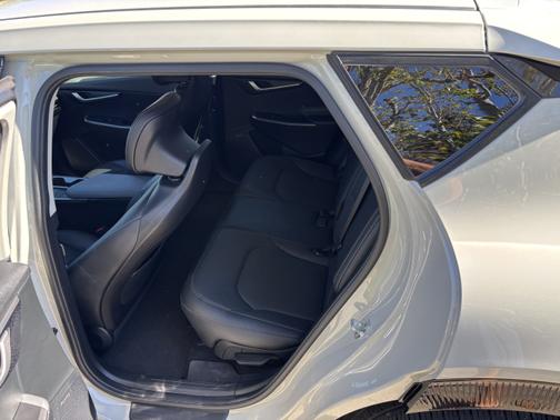 2022 Kia EV6 Wind