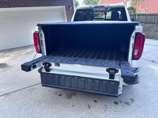 White 2019 GMC Sierra 1500 Denali