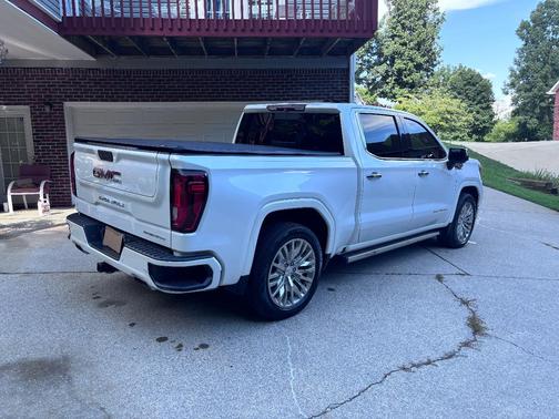 White 2019 GMC Sierra 1500 Denali