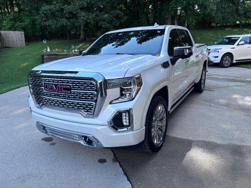White 2019 GMC Sierra 1500 Denali