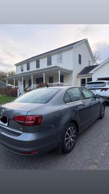 Gray 2017 Volkswagen Jetta 1.4T SE