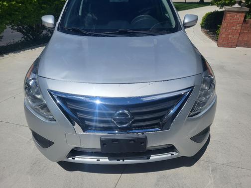 Silver 2016 Nissan Versa 1.6 SV