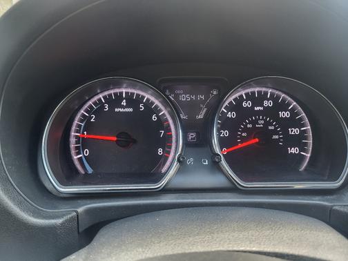 Silver 2016 Nissan Versa 1.6 SV