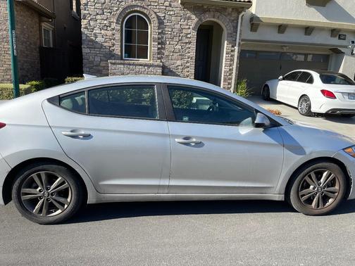 Silver 2018 Hyundai ELANTRA SEL