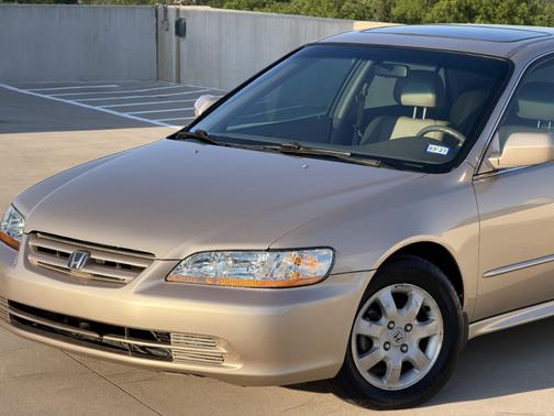 Gold 2002 Honda Accord EX