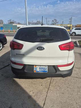 White 2015 Kia Sportage LX