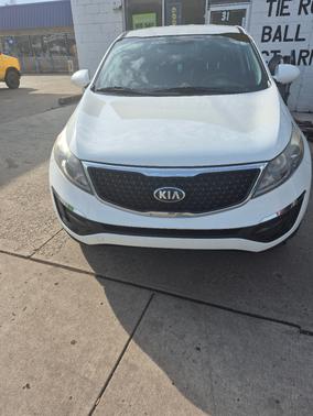 White 2015 Kia Sportage LX