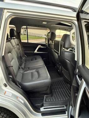 2017 Toyota Land Cruiser Base