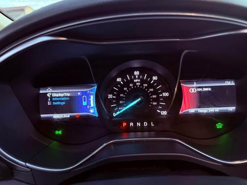 2017 Ford Fusion Energi SE Luxury