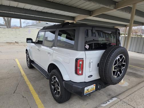 2024 Ford Bronco Outer Banks