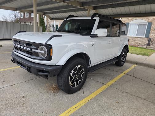 2024 Ford Bronco Outer Banks