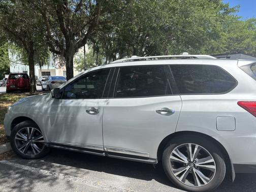 Silver 2018 Nissan Pathfinder Platinum