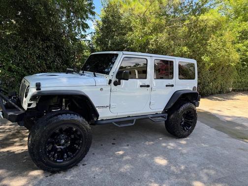 White 2017 Jeep Wrangler Unlimited Sahara