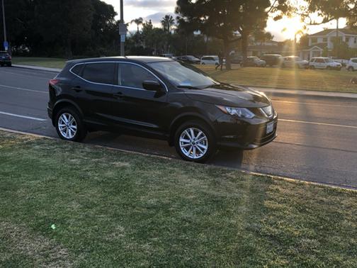 Black 2019 Nissan Rogue Sport S