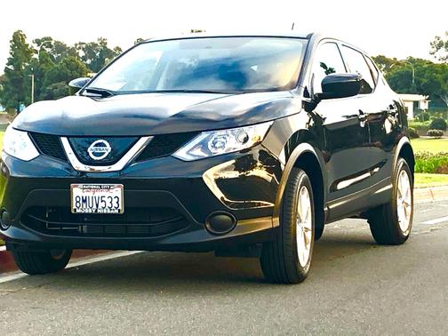 Black 2019 Nissan Rogue Sport S