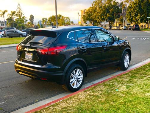 Black 2019 Nissan Rogue Sport S