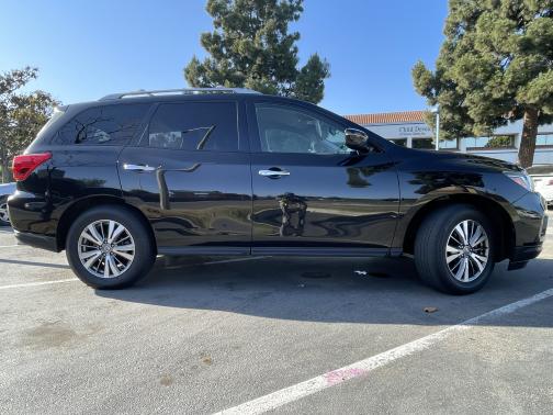 2020 Nissan Pathfinder SV