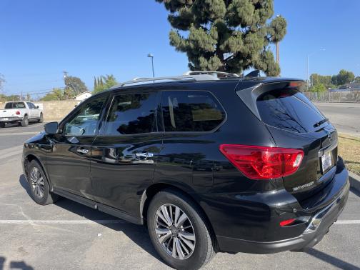 2020 Nissan Pathfinder SV
