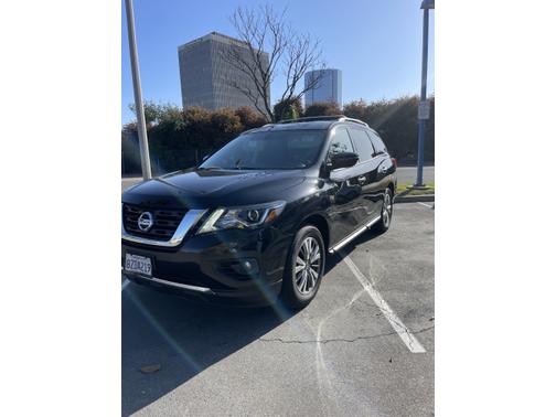 2020 Nissan Pathfinder SV