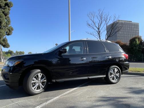 2020 Nissan Pathfinder SV